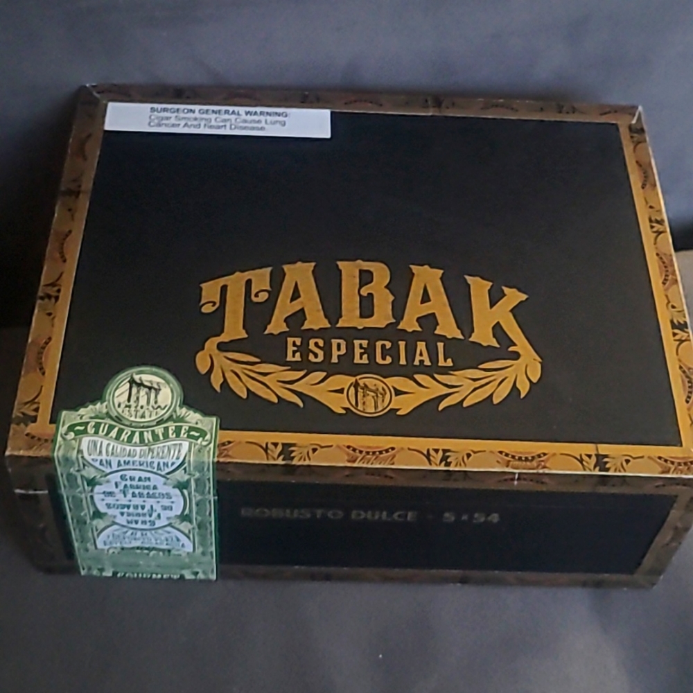 Tabak Especial Robusto Dulce cigar box (empty)